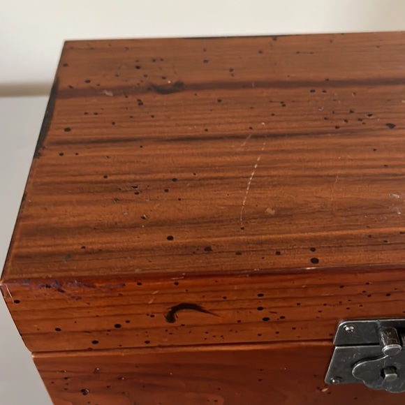 Dresser Top Wooden Box - Picture 4 of 8